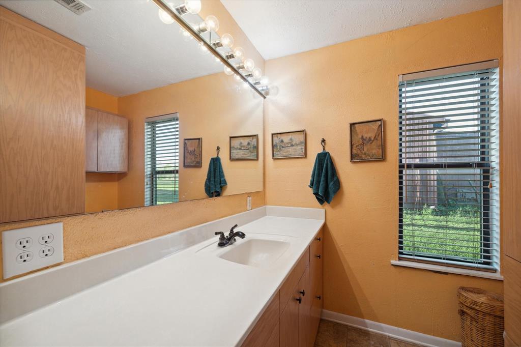 383 Emerald Lane