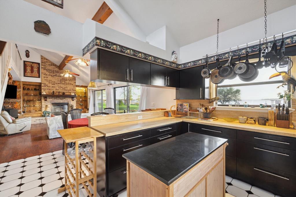 383 Emerald Lane
