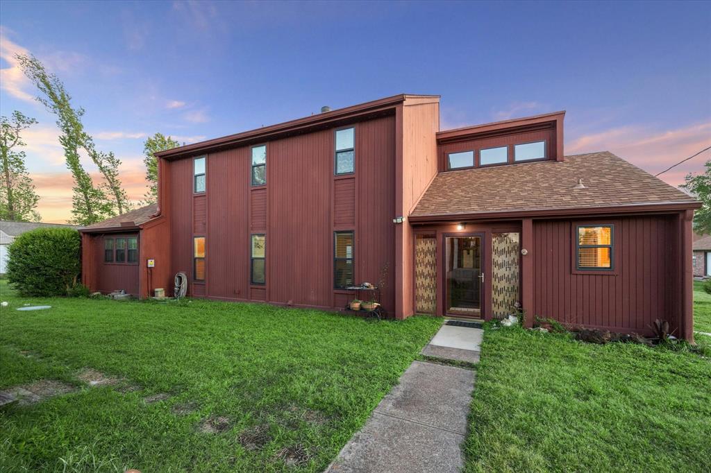 383 Emerald Lane