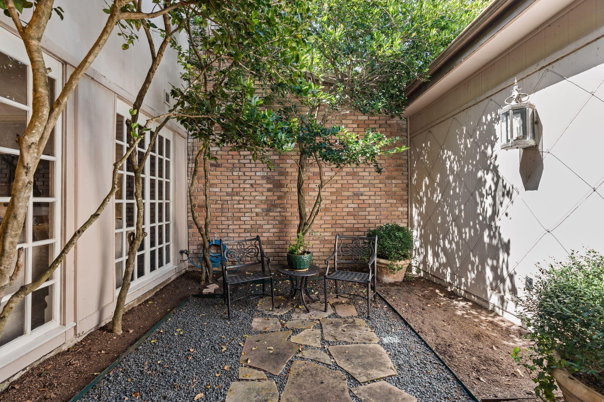 9458 Briar Forest Drive
