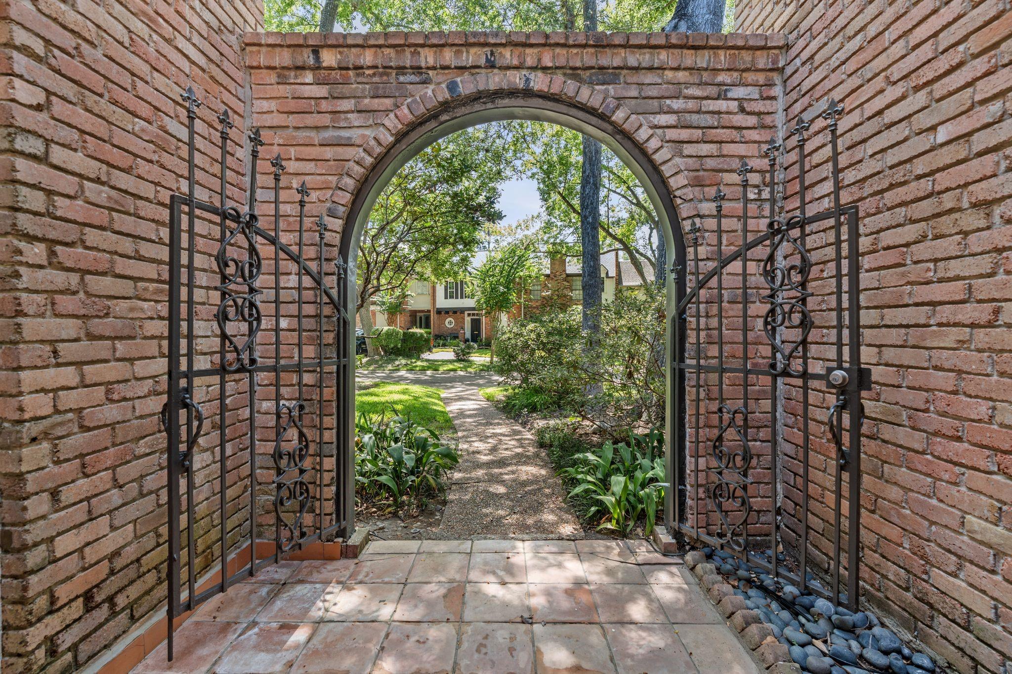 9458 Briar Forest Drive