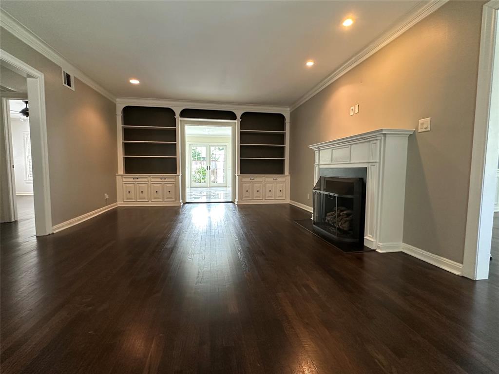 3721 Sunset Boulevard