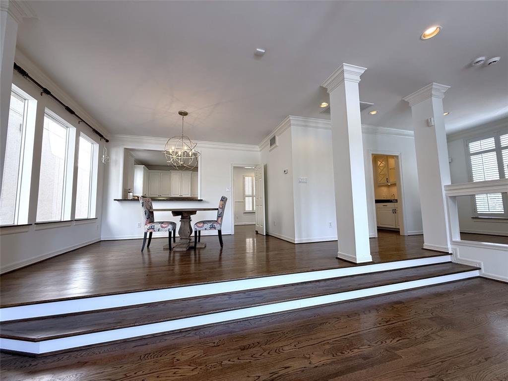 2422 Ralph Street