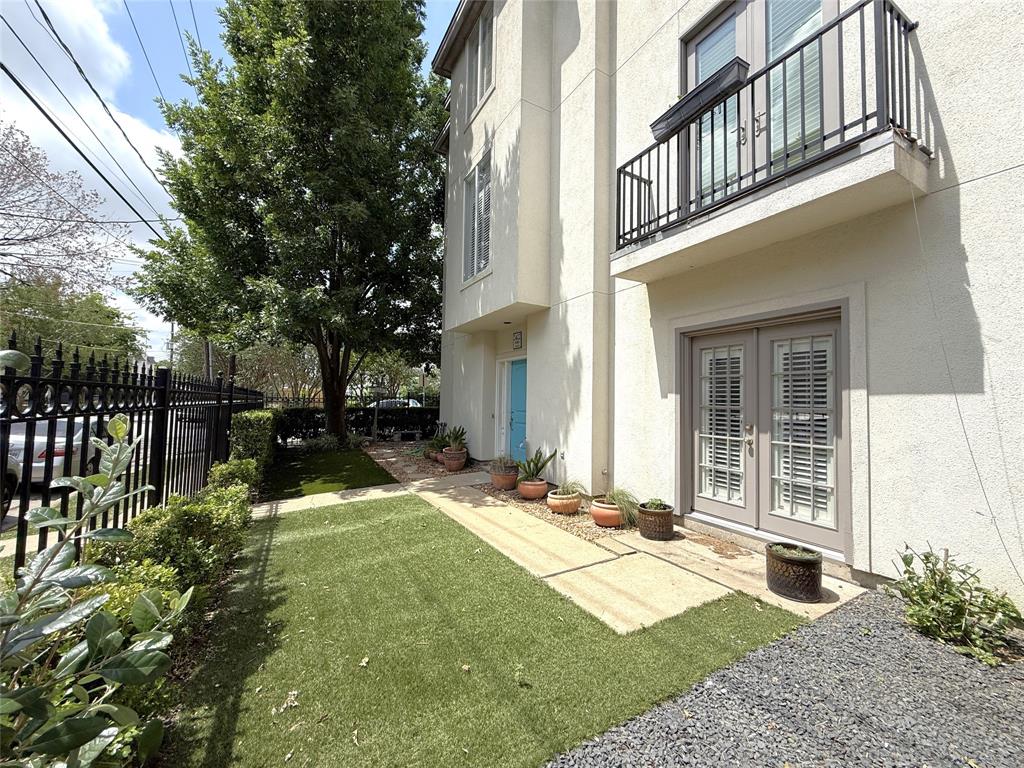 2422 Ralph Street