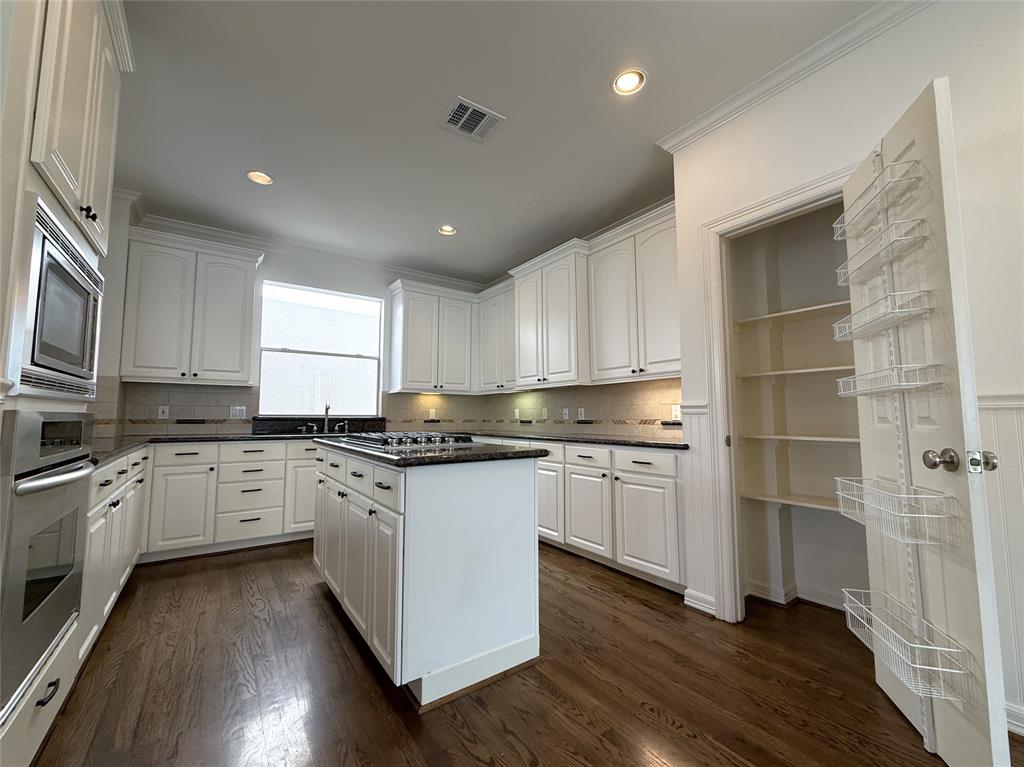 2422 Ralph Street