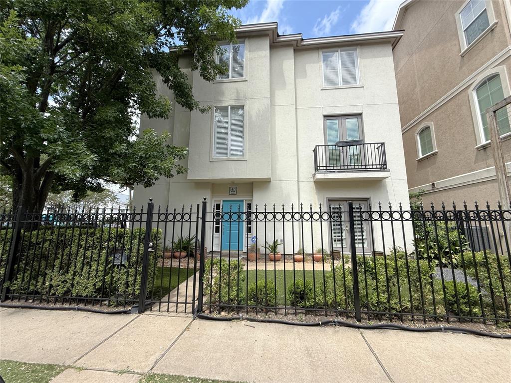2422 Ralph Street