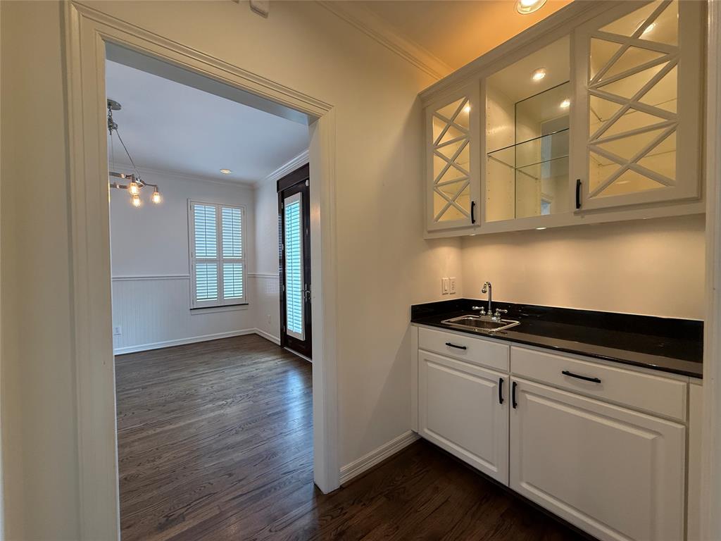 2422 Ralph Street