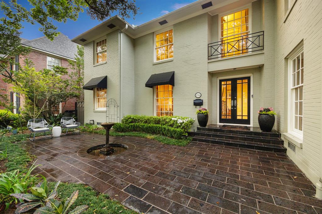 2716 Pemberton Drive
