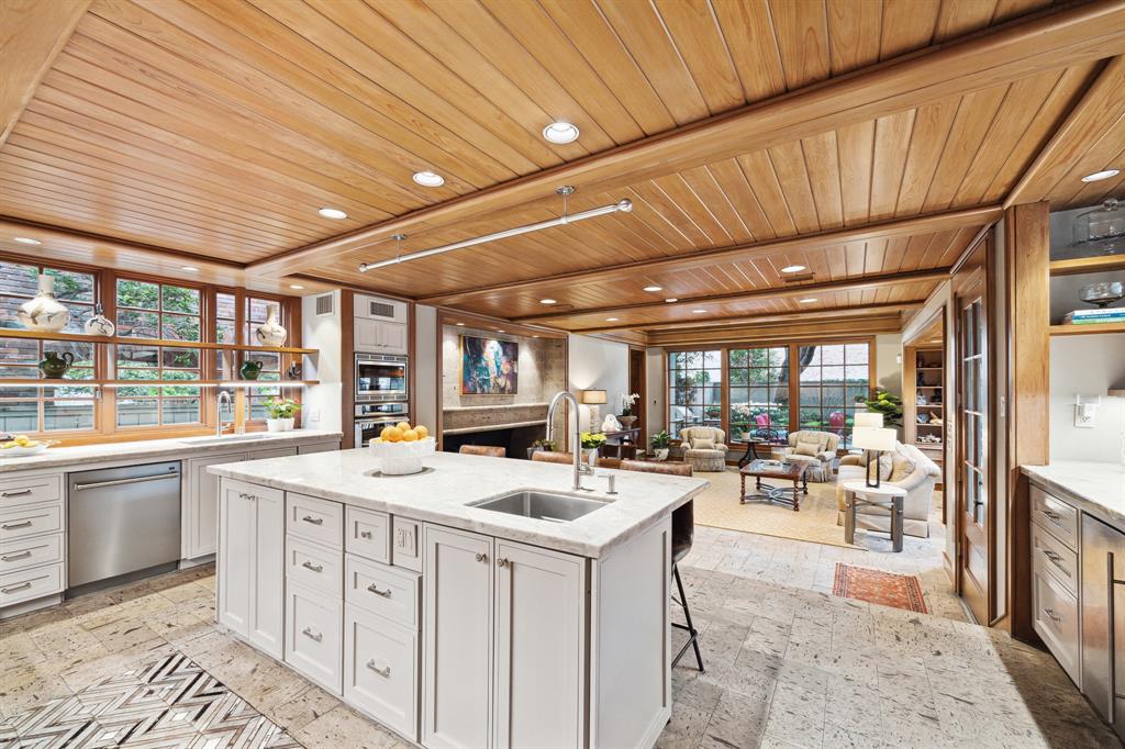2716 Pemberton Drive