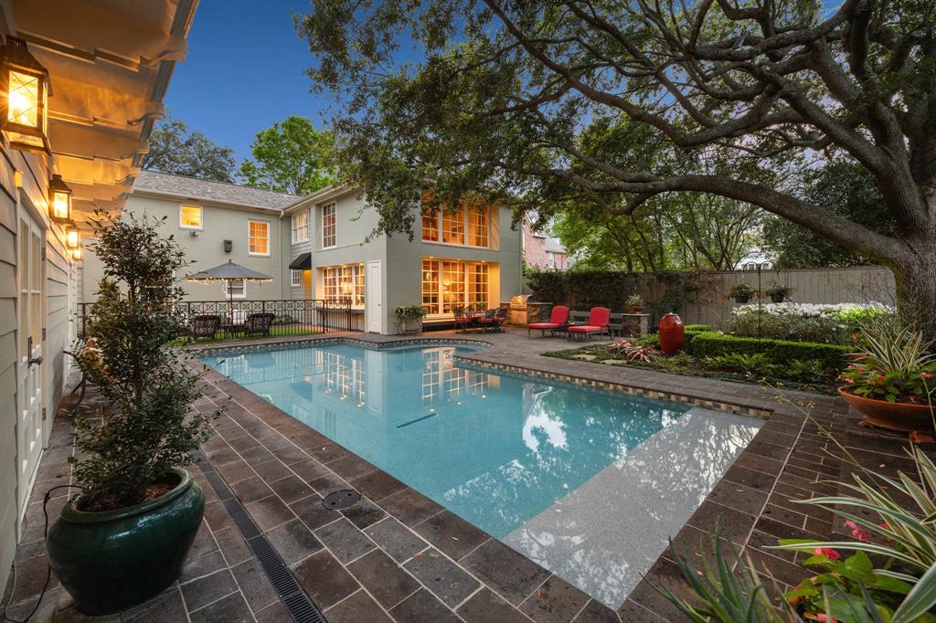 2716 Pemberton Drive