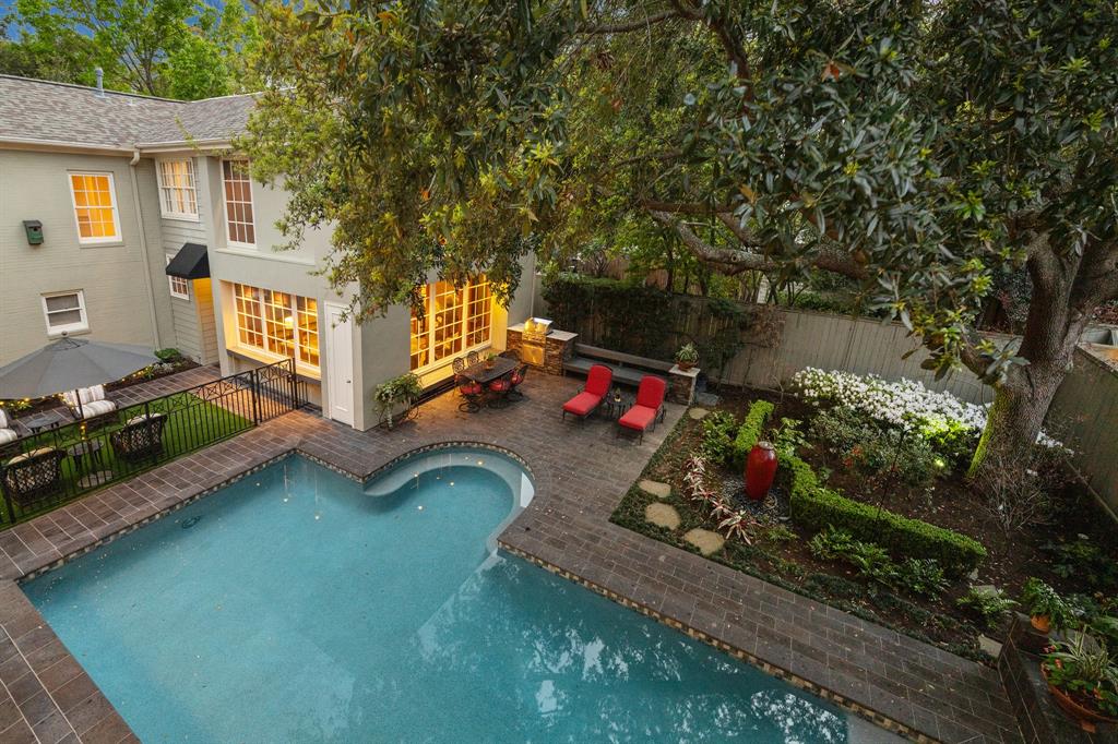 2716 Pemberton Drive