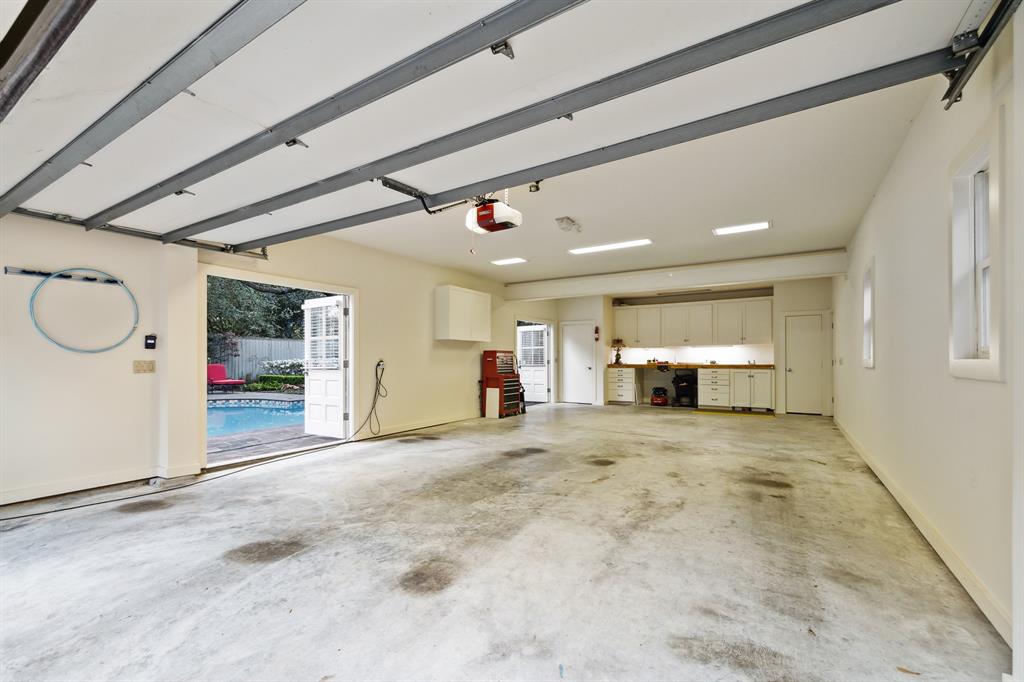 2716 Pemberton Drive