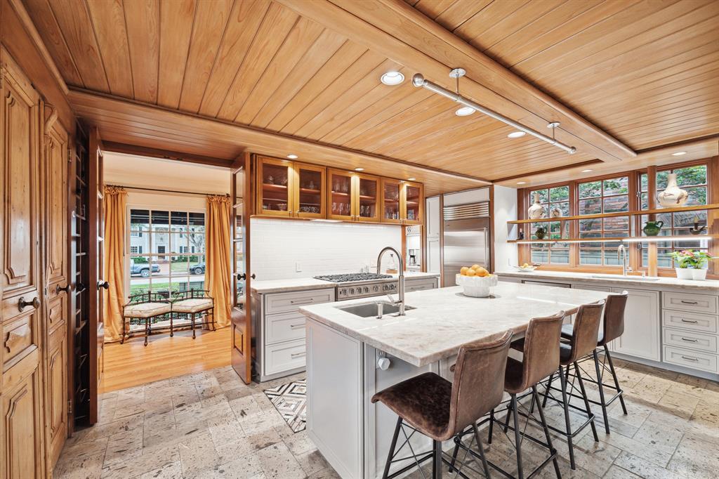 2716 Pemberton Drive