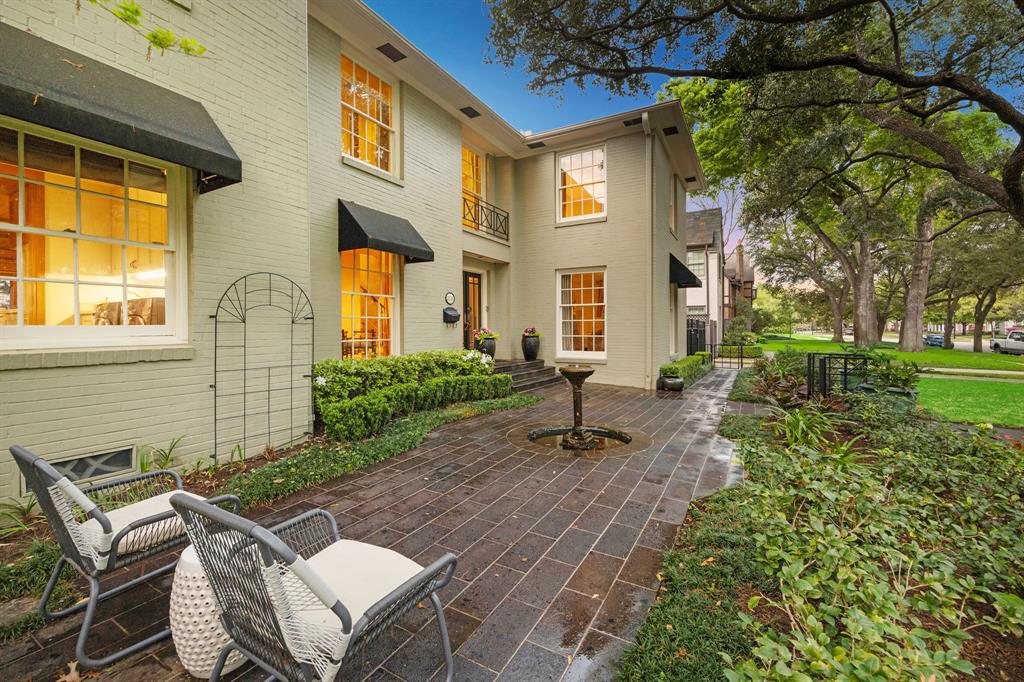 2716 Pemberton Drive