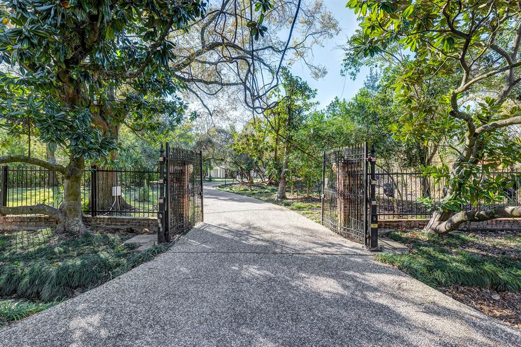 5 E Rivercrest Drive