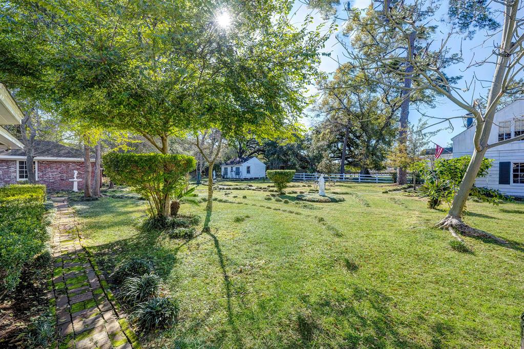 5 E Rivercrest Drive