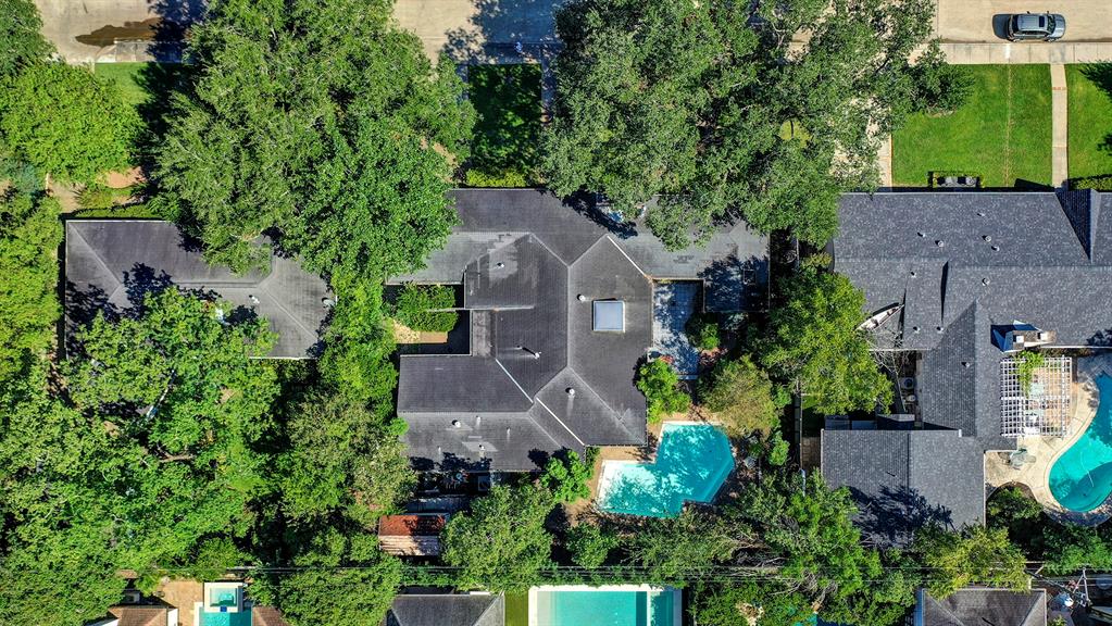 4017 Meadow Lake Lane