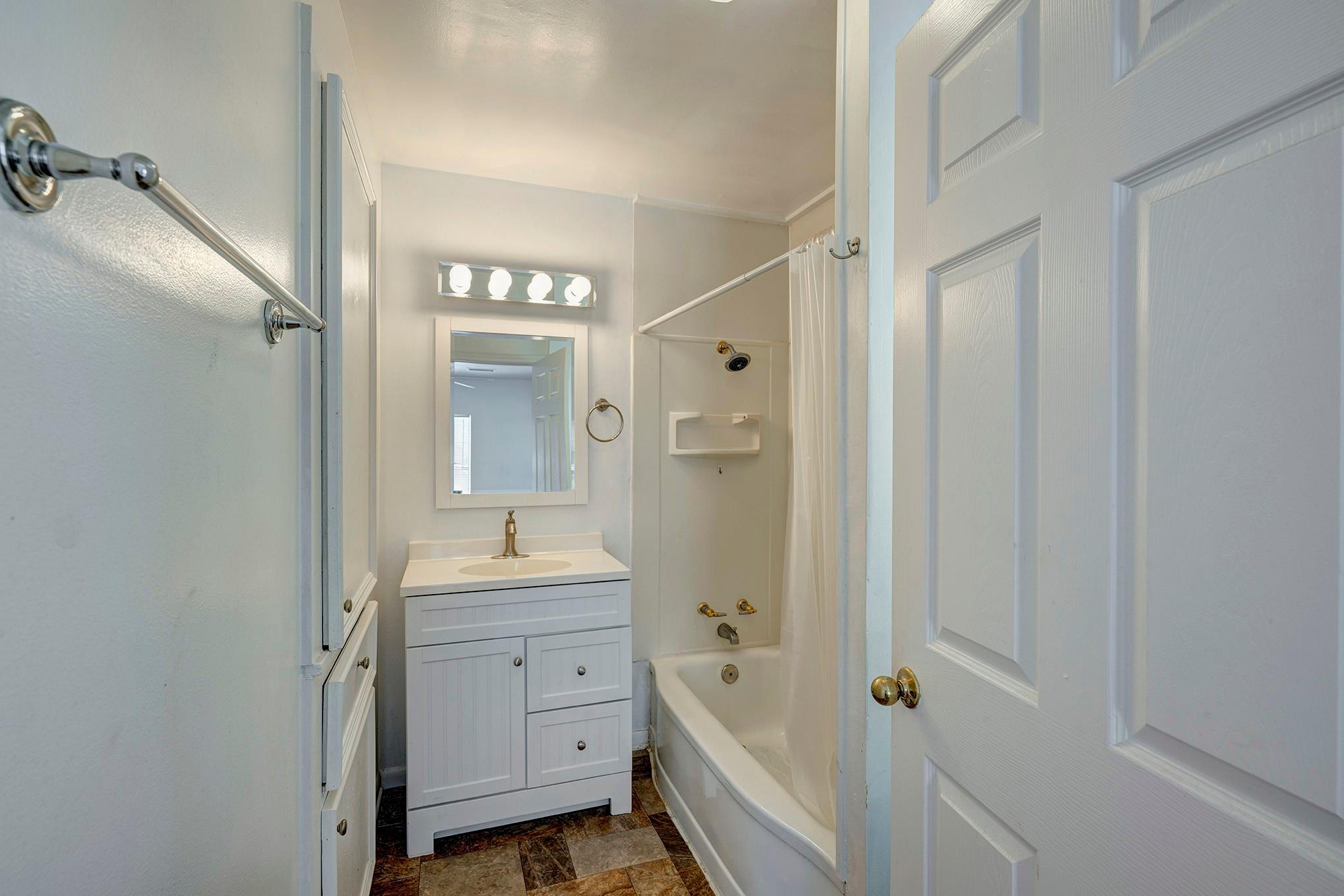 447 W 22nd Street
