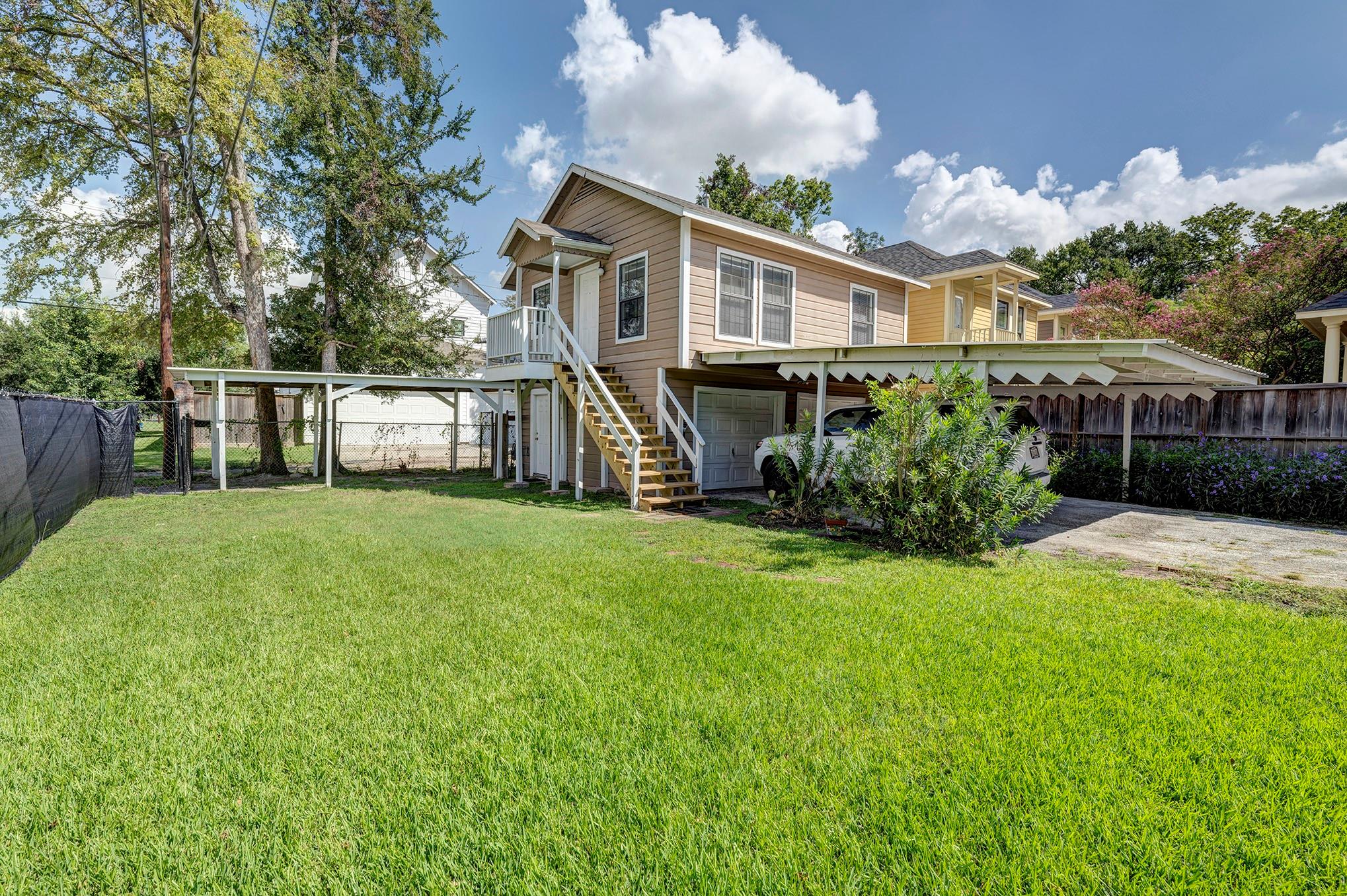 447 W 22nd Street