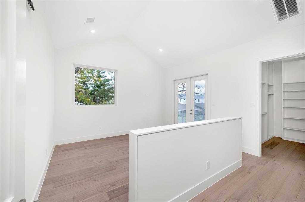 2617 Columbia Street