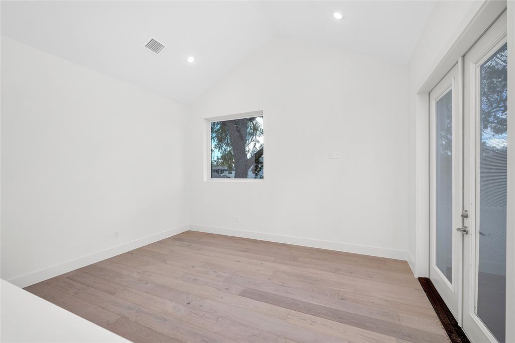 2617 Columbia Street