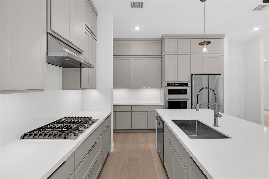 2617 Columbia Street