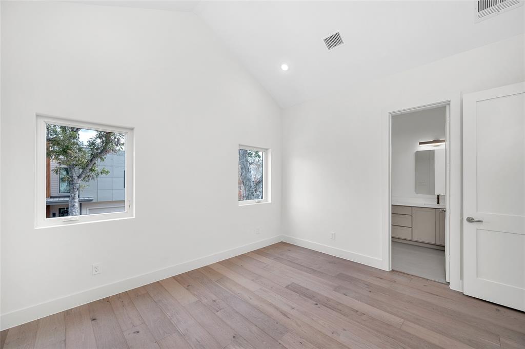 2617 Columbia Street