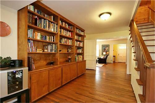 737 W 42nd Street
