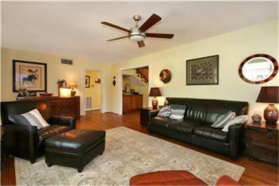 737 W 42nd Street