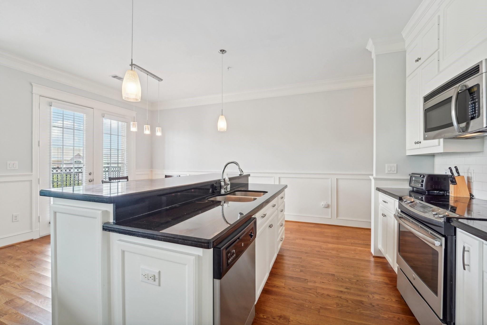 2802 Morrison Street # 203