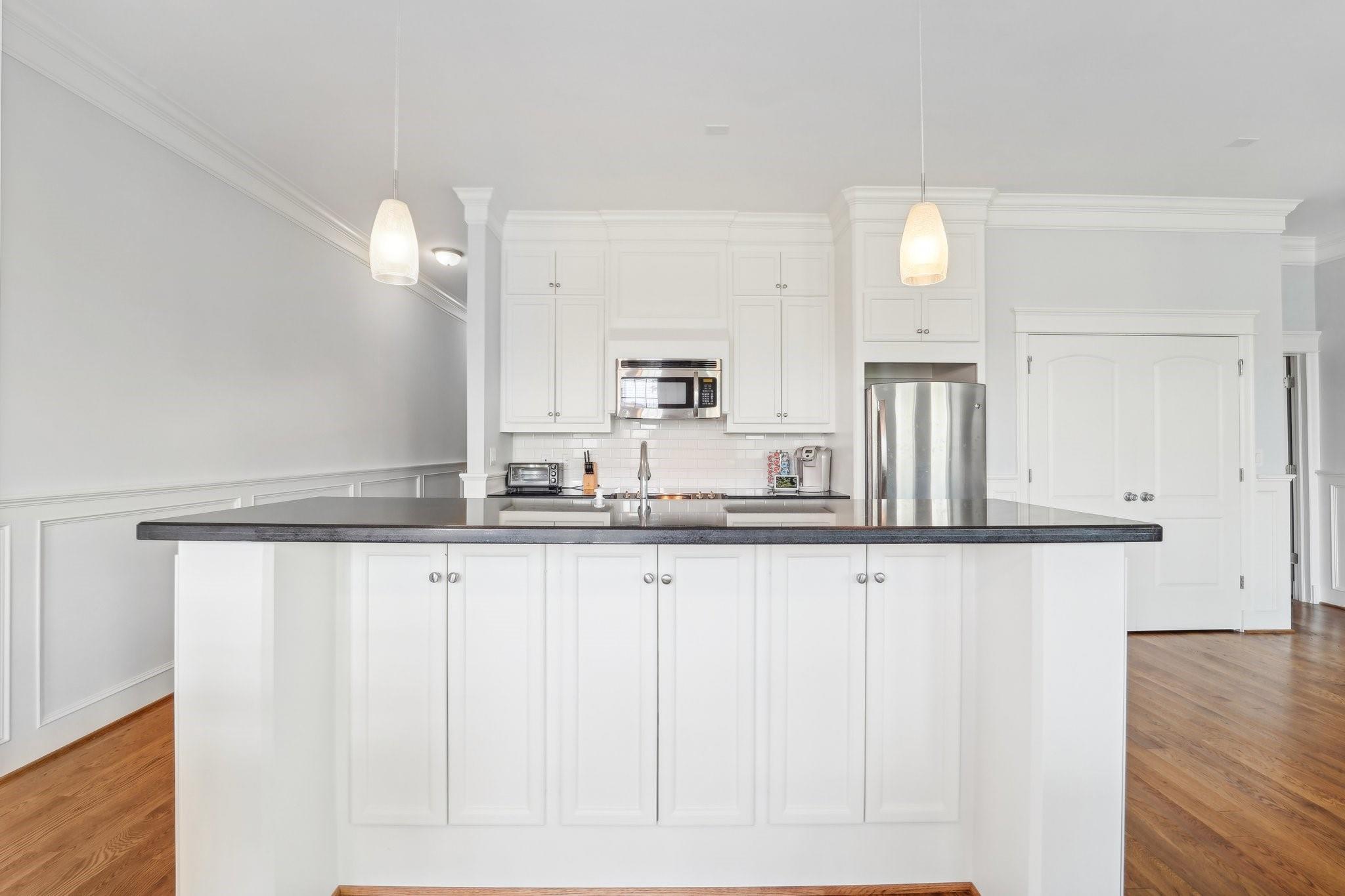 2802 Morrison Street # 203