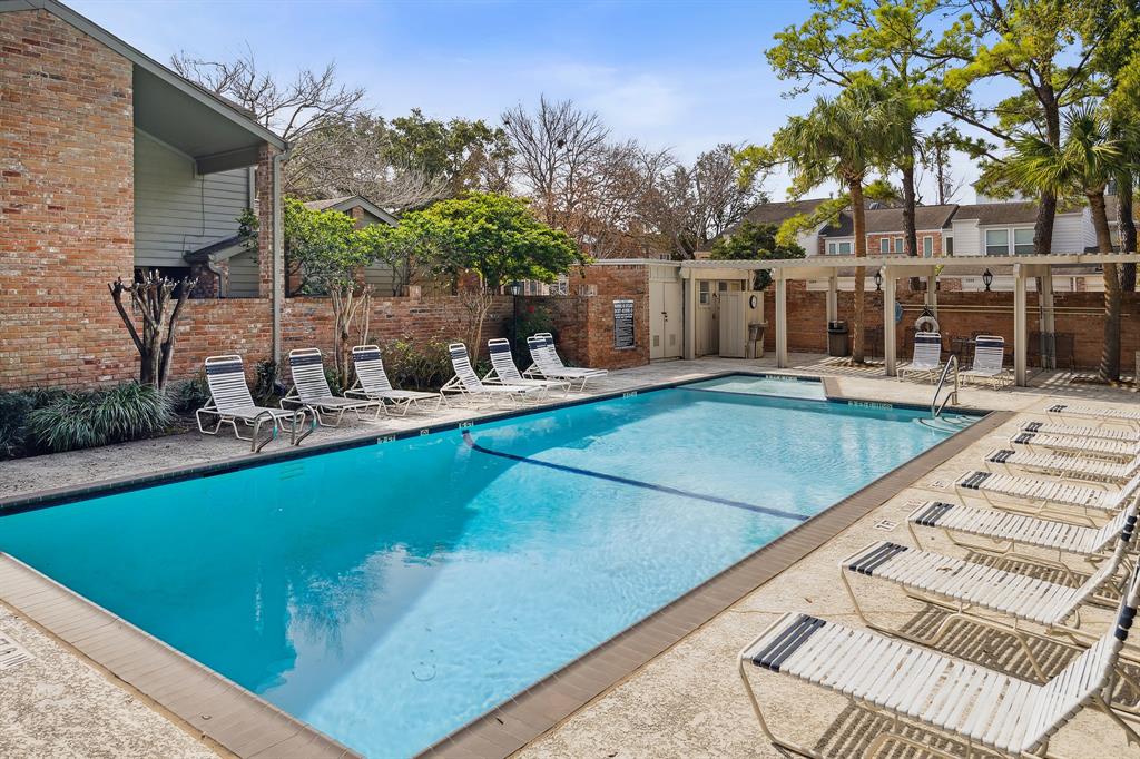 1140 Fountain View Drive # 199