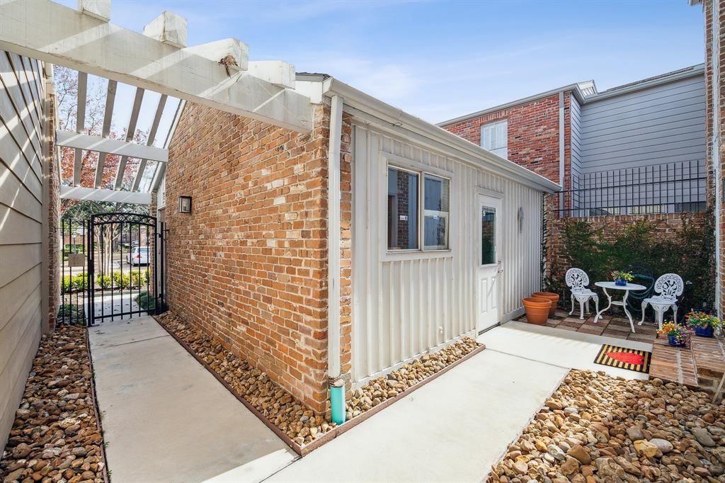 1140 Fountain View Drive # 199