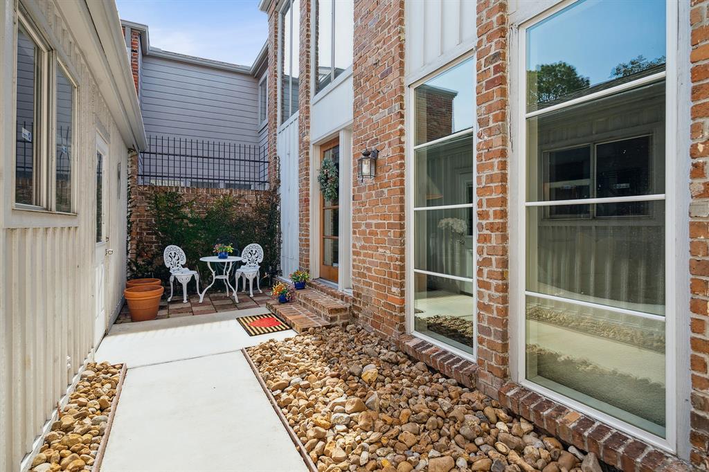 1140 Fountain View Drive # 199