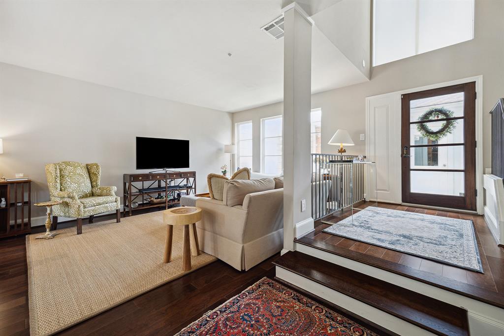 1140 Fountain View Drive # 199