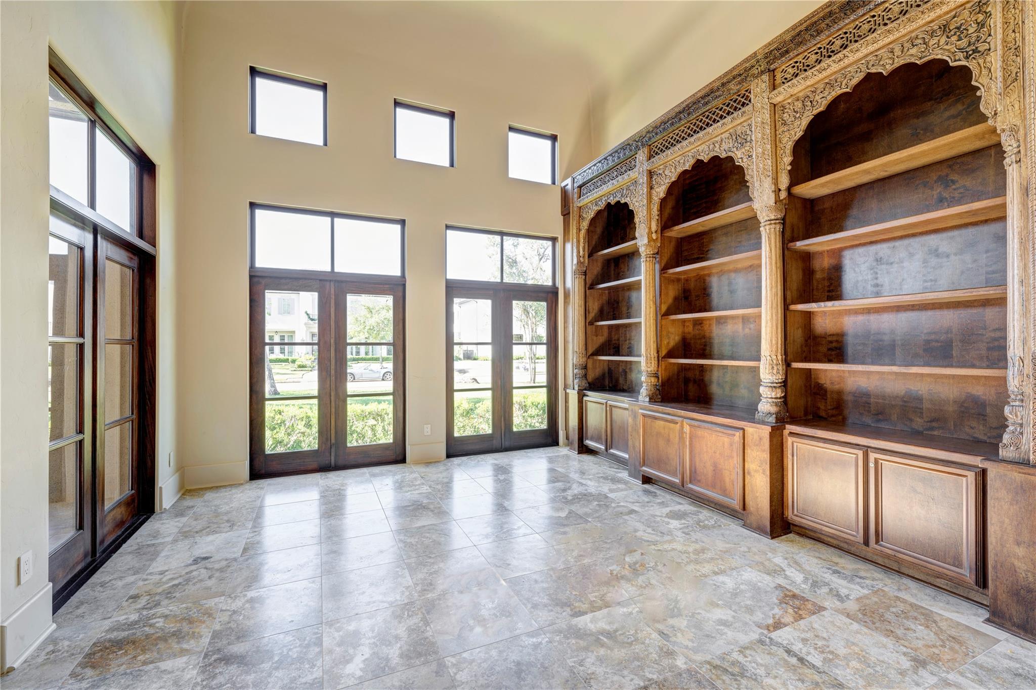 710 Pinehaven Drive