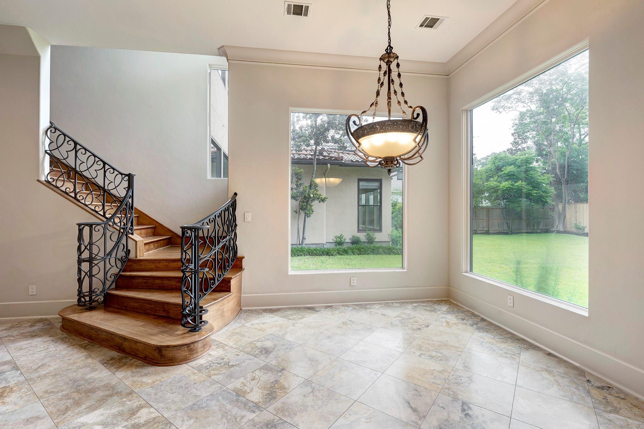 710 Pinehaven Drive
