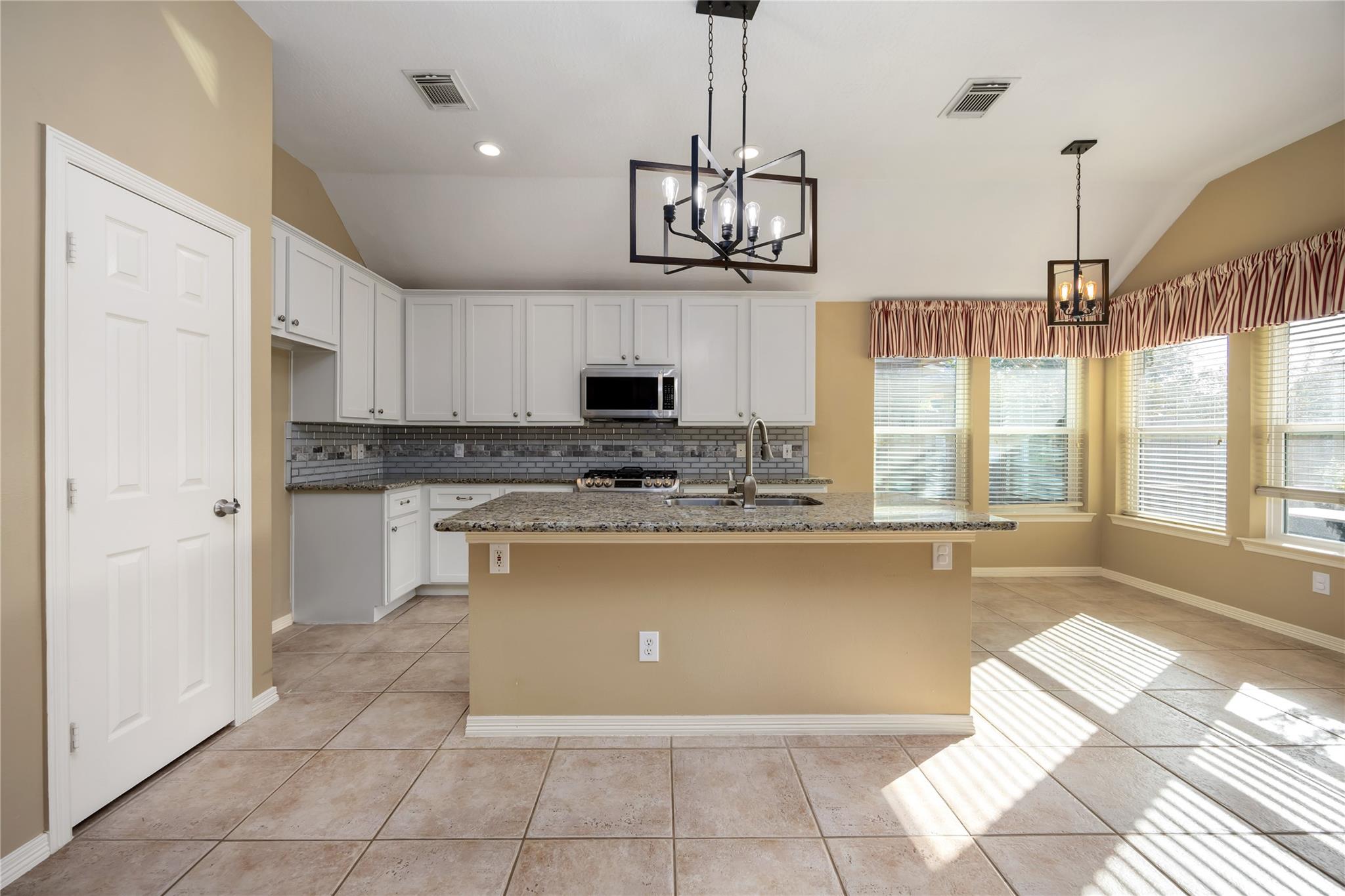 25619 Myrtle Springs