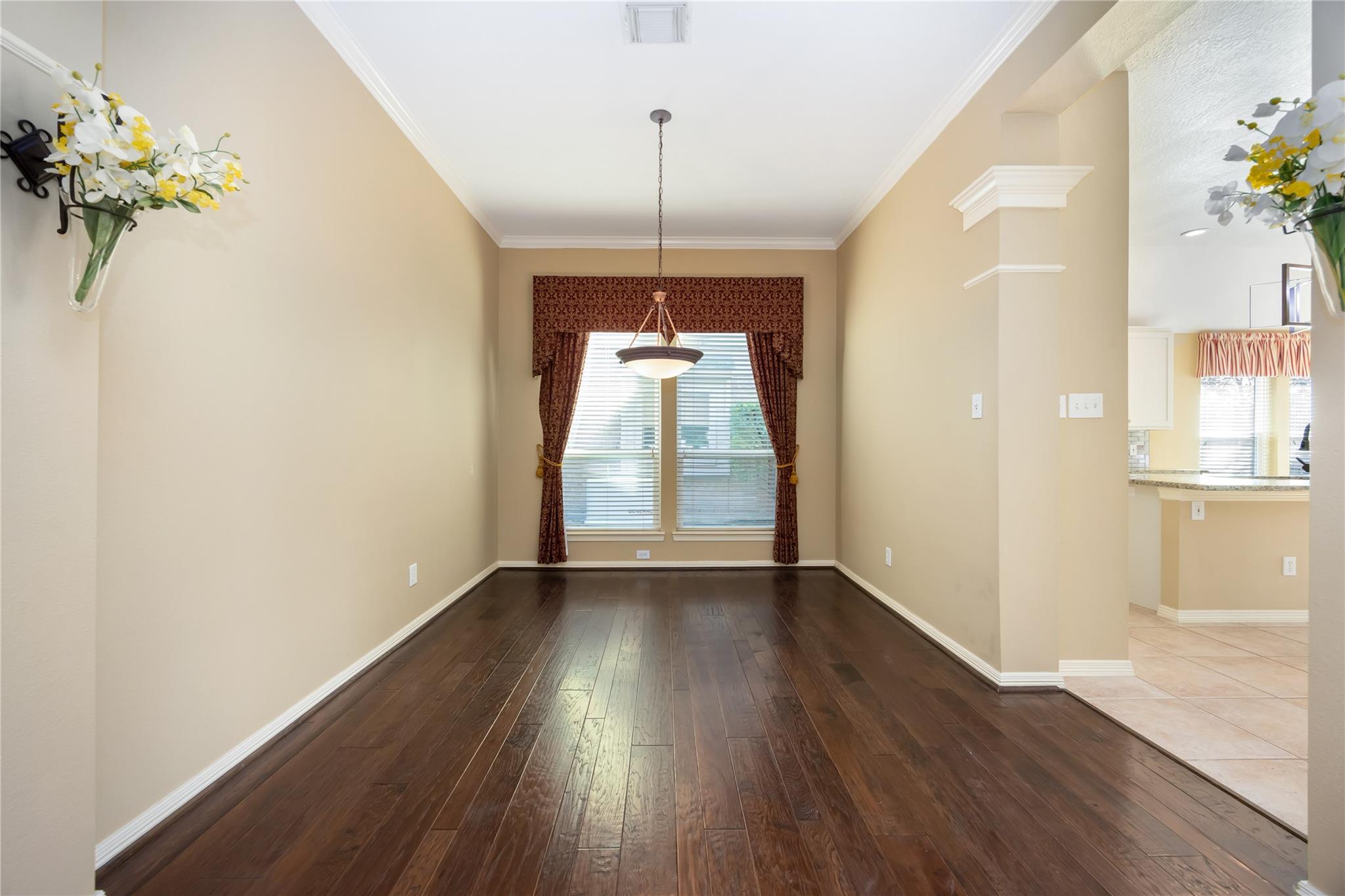 25619 Myrtle Springs