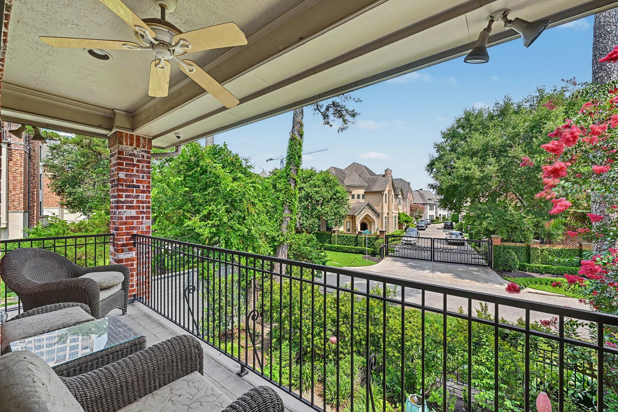 69 Wynden Oaks Drive