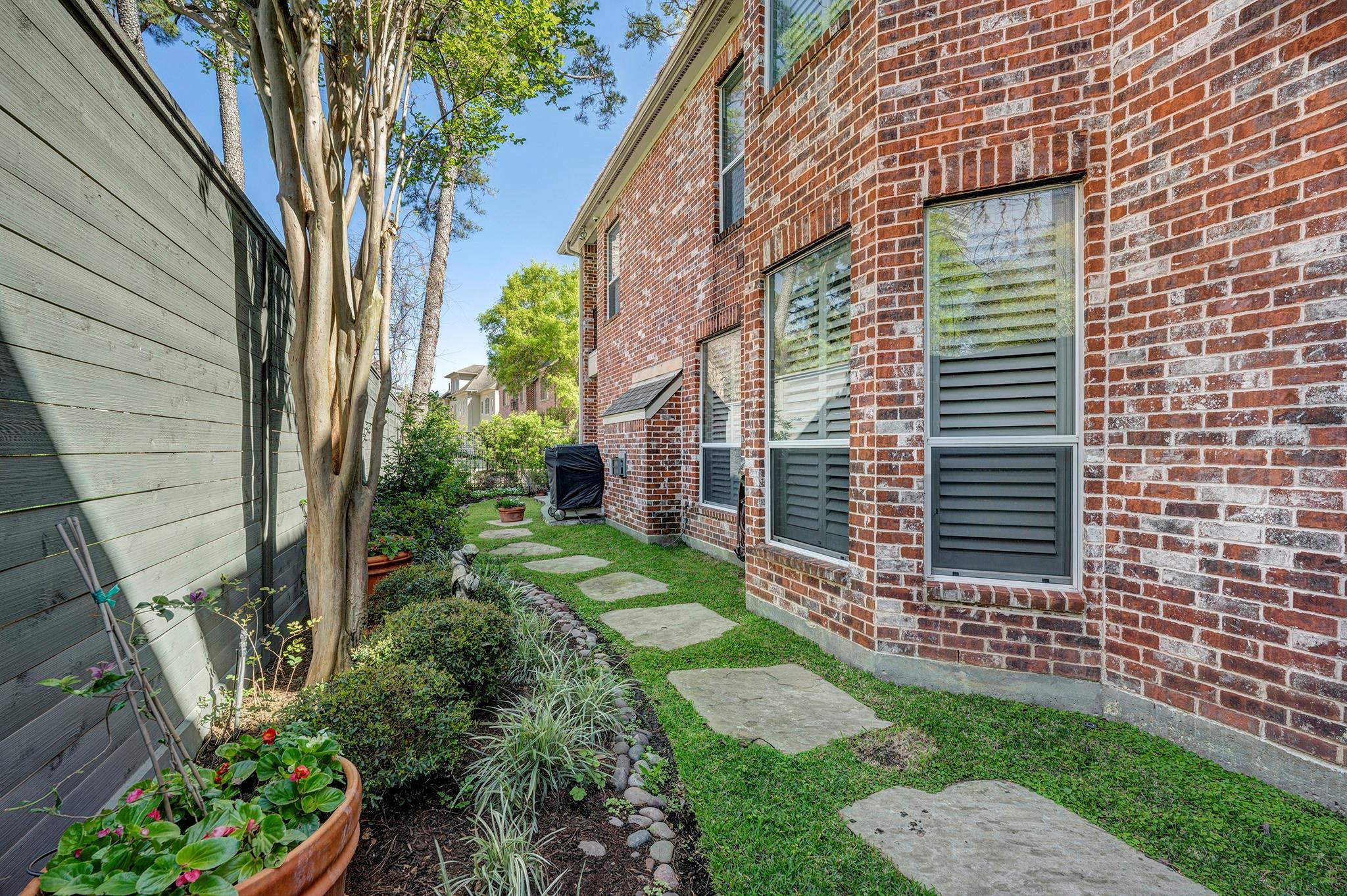 69 Wynden Oaks Drive