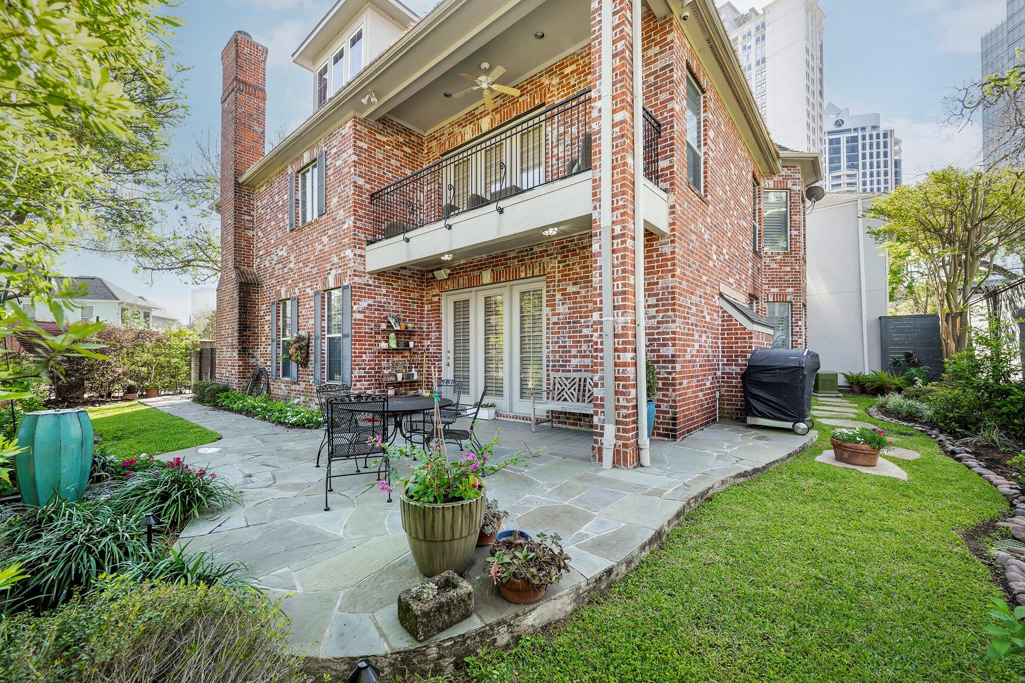 69 Wynden Oaks Drive