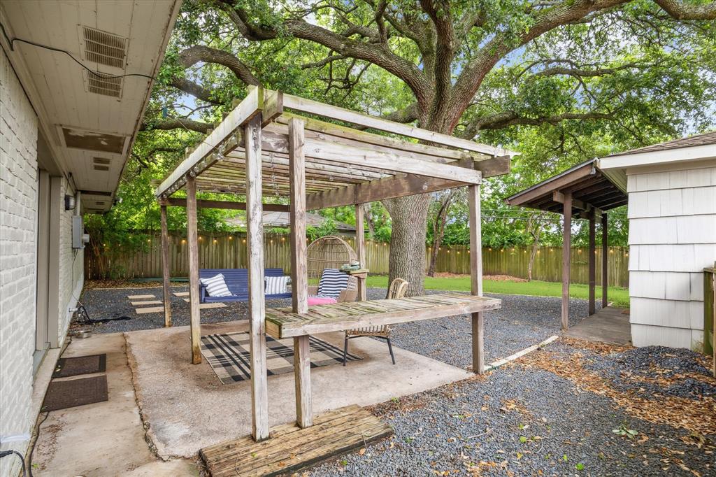 5135 Kingfisher Drive