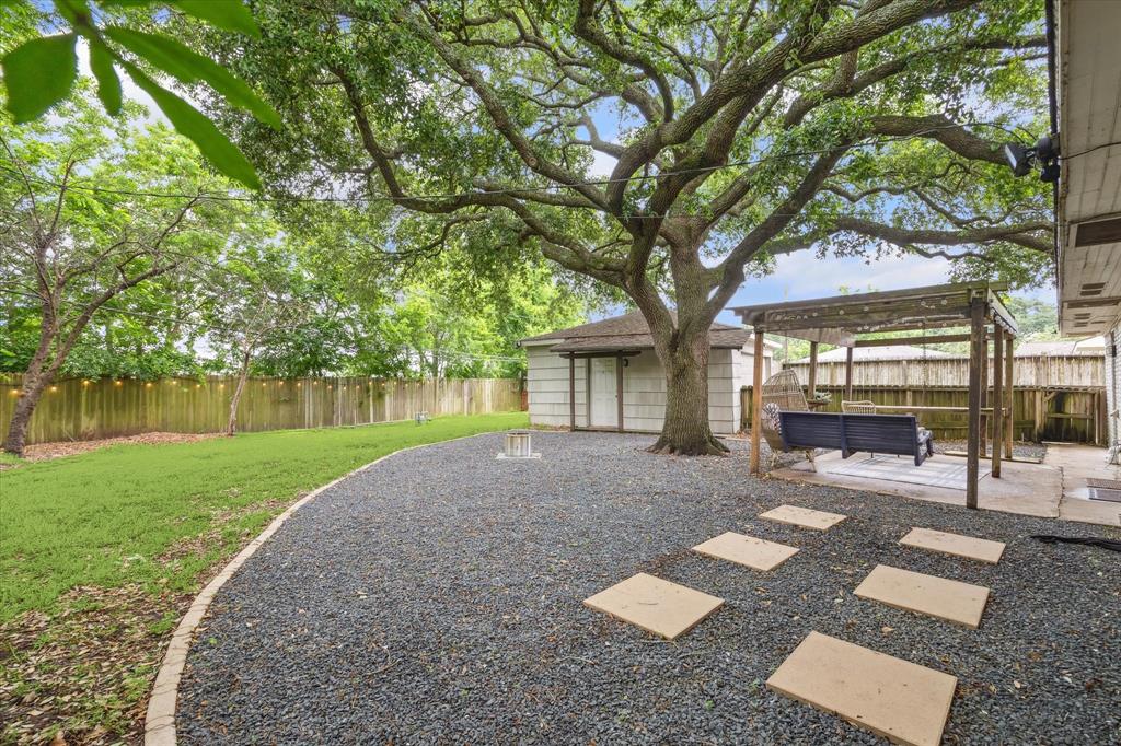 5135 Kingfisher Drive