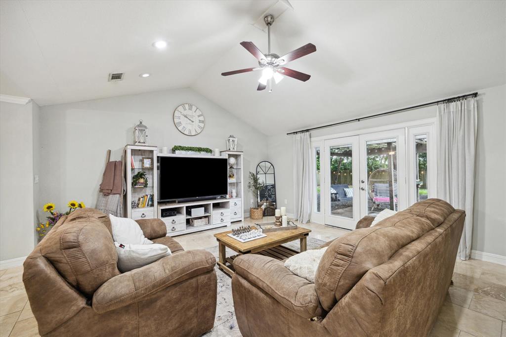 5135 Kingfisher Drive