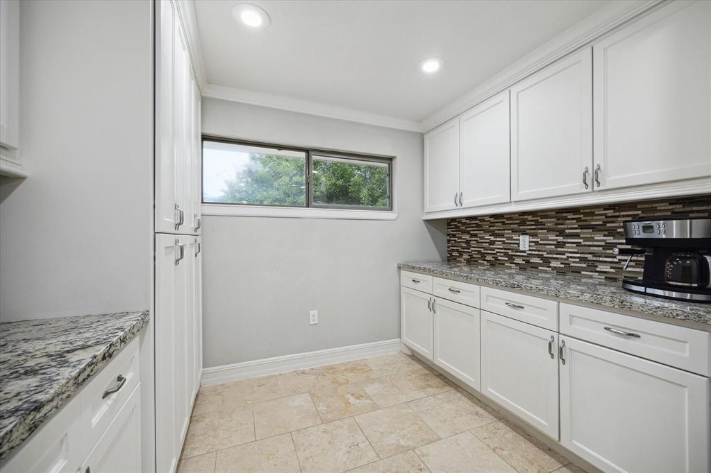 5135 Kingfisher Drive