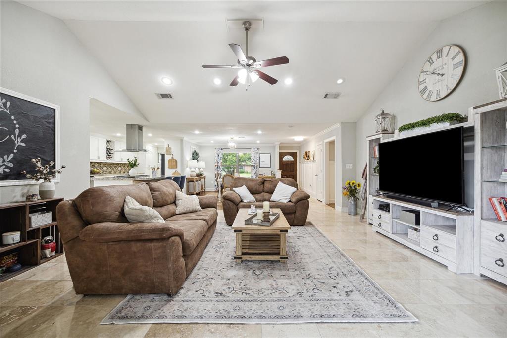5135 Kingfisher Drive