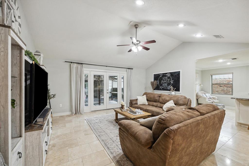 5135 Kingfisher Drive