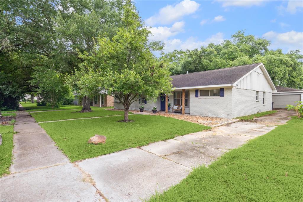 5135 Kingfisher Drive