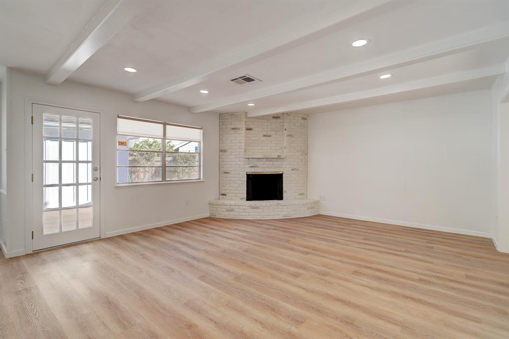 818 Frostwood Drive